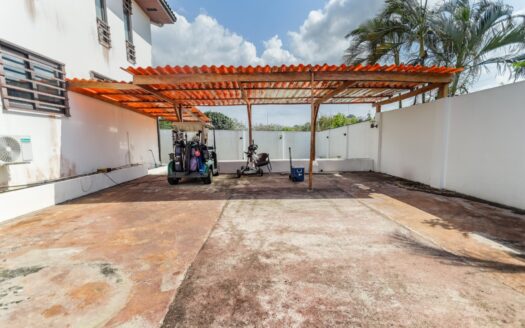 Venta o alquiler de casa en Club de Golf Panamá – MLS 22170