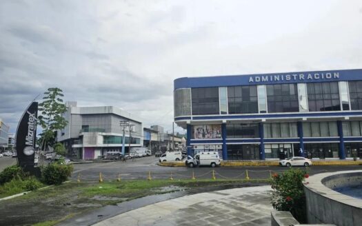 Banco vende local comercial en Interplaza – MLS 22274