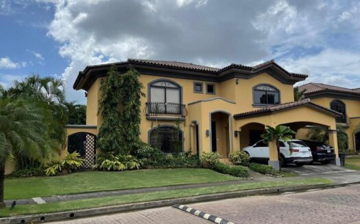 CASA EN ALQUILER, UBICADA EN PH ANTIGUA, JUAN DÍAZ, PANAMÁ – MLS 22141