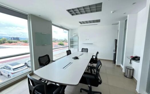 Banco Vende Oficina en Edificio BMW CENTER – MLS 22272