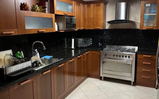 Se vende apartamento de lujo remodelado – MLS 19423