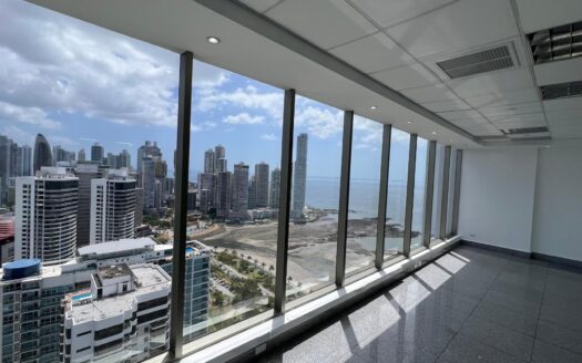 En Venta oficina en una de las torres importantes – MLS 22256