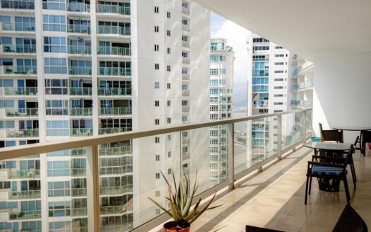 Elegante apartamento en The Ocean Club – MLS 22504