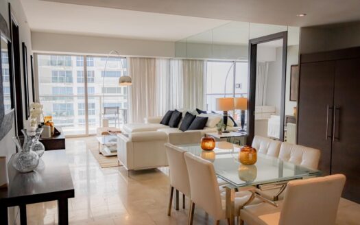 Elegante apartamento en The Ocean Club – MLS 22504