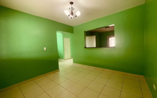 VENDO CASA EN VERSALLES OESTE- COSTA VERDE !! – MLS 22501
