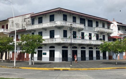 VENDO EDIFICIO COMERCIAL MEJOR UBICACIÓN CASCO – MLS 22265