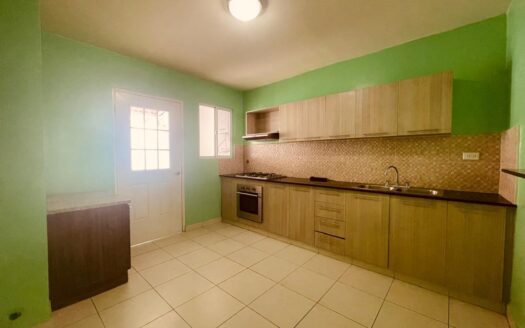 VENDO CASA EN VERSALLES OESTE- COSTA VERDE !! – MLS 22501