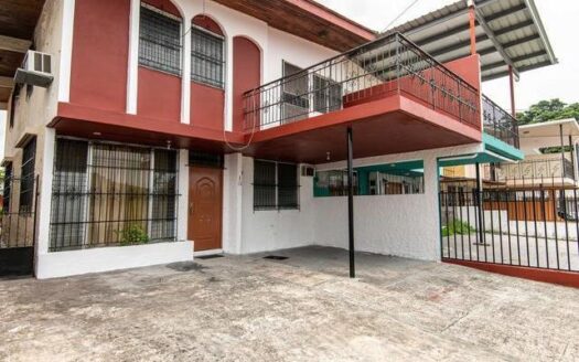 Casa dúplex en venta ubicada en Los Pinos de Chanis – MLS 18259