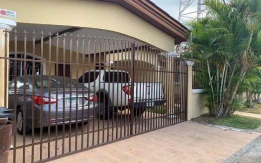 Venta de casa en Urbanización Maria Leticia, La Chorrera – MLS 17574