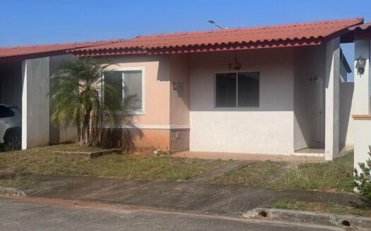 Venta de casa en Arboledas, Los Castaños, La Chorrera – MLS 22120