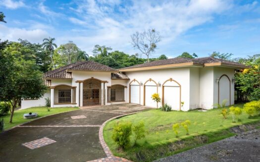 Fantástica oportunidad para completar la casa de sus sueños – MLS 21367
