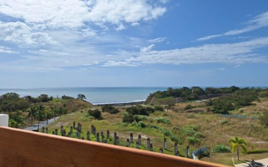 Condominio con vista al mar en Playa del Sol – 2 habitaciones, 2 baños – MLS 21629