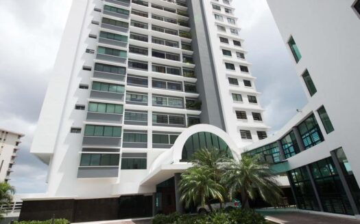 Exclusivo Apartamento – Frente al mar. (620.21 m2) – MLS 22035