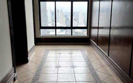 Exclusivo Apartamento – Frente al mar. (620.21 m2) – MLS 22035