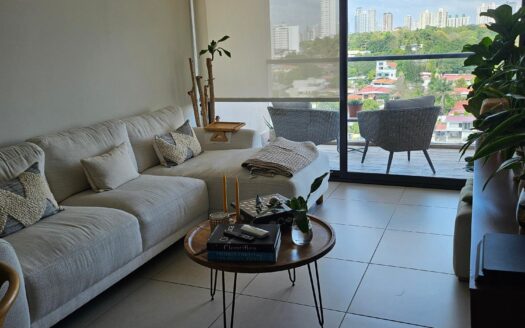APARTAMENTO CON HERMOSAS VISTAS DE LA CIUDAD – MLS 21999