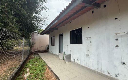 CASA ADOSADA EN LAS LAJAS – MLS 21950