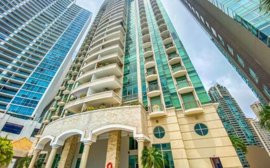 VENDO APARTAMENTO PH PACIFIC POINT T 600 – MLS 21934