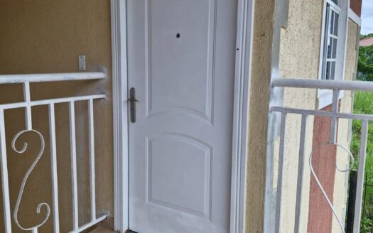 Amplio Apartamento en area Tranquila – MLS 22875