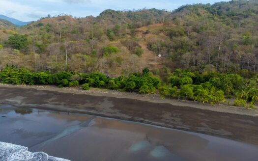 Propiedad Elevada Frente al Mar a 1 Minuto del Surf en Corto Circuito. – MLS 22303
