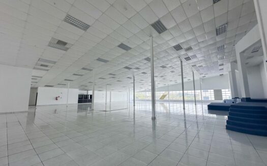 Local Comercial Plaza Conquistador – MLS 22221