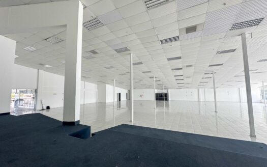 Local Comercial Plaza Conquistador – MLS 22221