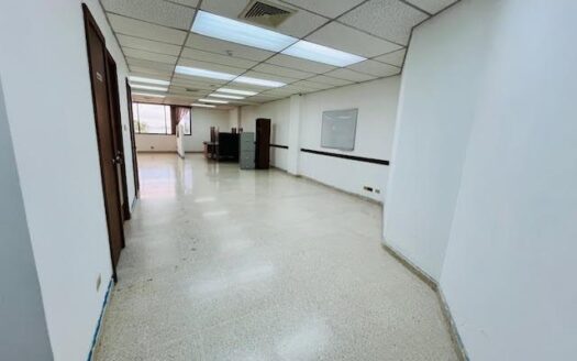 Se vende oficina en la avenida Balboa de 84 mts. – MLS 22807