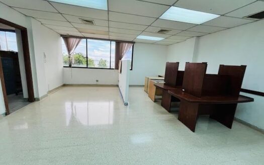Se vende oficina en la avenida Balboa de 84 mts. – MLS 22807