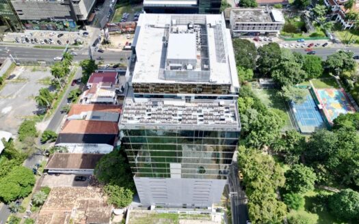 Oficina Amoblada en Office One, Obarrio – Venta o Alquiler – MLS 21303