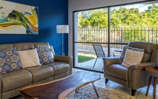 Impresionante Casa con 2 Patios en una Calle Tranquila en Alto Boquete – MLS 17301