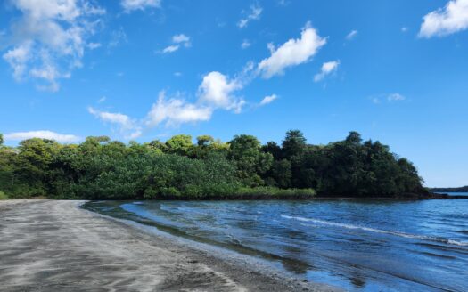 Lote frente al mar en venta en Lobster Cove – MLS 21082