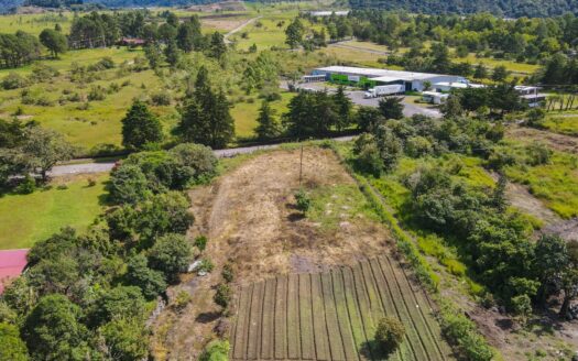 Lote plano de 7,663.41m² en Venta en Volcan – MLS 21169