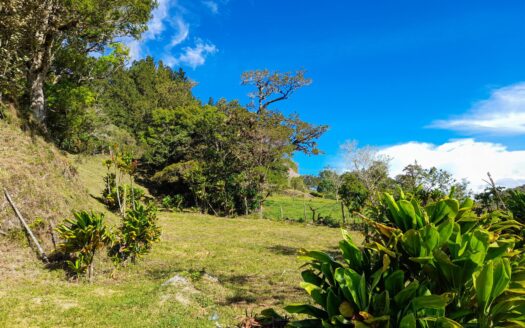 Lote privilegiado en venta en Volcán – MLS 22744