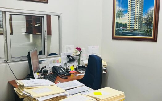 Se vende espacio de oficina/comercial en planta baja, Plaza Continental – MLS 22879
