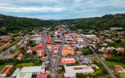 Apartamento de 2 Recámaras en el Corazón de Boquete – MLS 22806