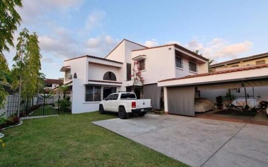 Se vende casa en La Alameda, Betania – MLS 17126