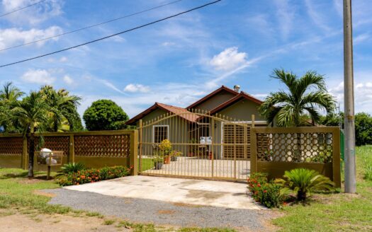 3 Casas en Una con Potencial de Alquiler Cerca de Coronado – MLS 20454