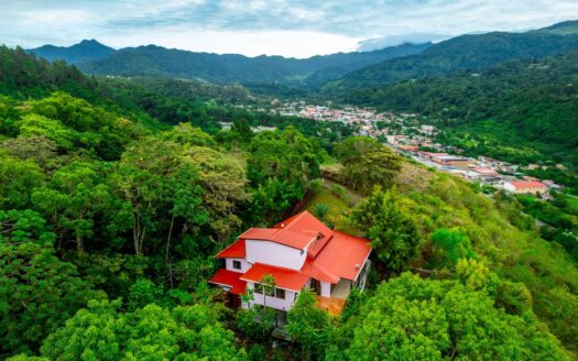Impresionante Oasis en Volcancito Boquete: Casa Mirador – MLS 22767