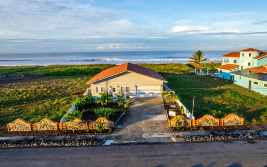 Impresionante Casa de Playa en Playa La Barqueta Panamá – MLS 21611