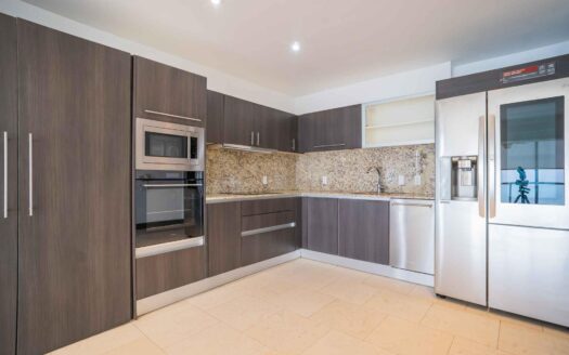 Elegante apartamento de 2 dormitorios | Totalmente equipado | En – MLS 23081