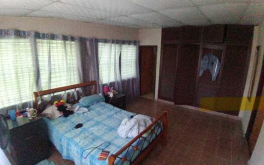 Casa en venta en Betania Villa Caceres frente a calle – MLS 22096