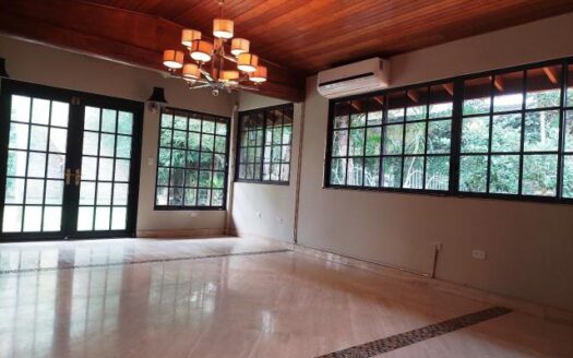 Se vende casa unifamiliar La Alameda, Panamá – MLS 18604