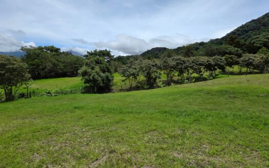Residential Lot of 4,475 m² with Panoramic Views – MLS 22414