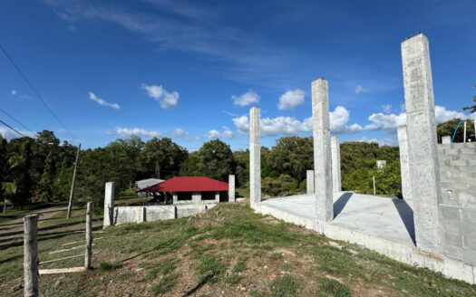 Lote de 1.000,59 m² con tres habitaciones – MLS 22823