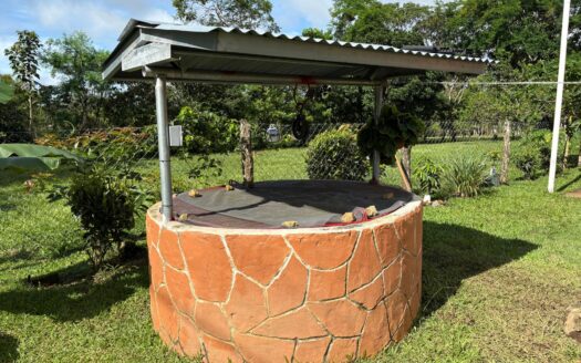 Casa de campo en venta con energía solar – MLS 23093