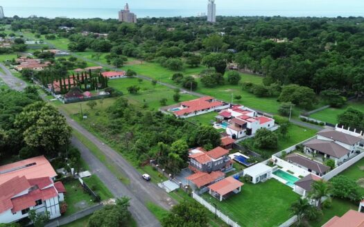 Casa Coronado con Piscina y 1000m2 de terreno – MLS 22902