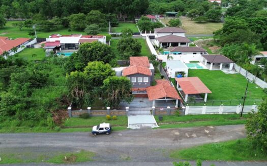 Casa Coronado con Piscina y 1000m2 de terreno – MLS 22902