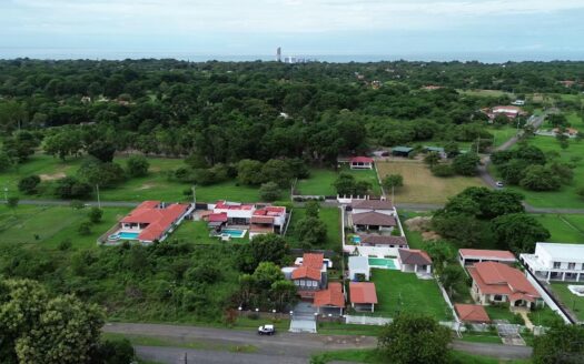 Casa Coronado con Piscina y 1000m2 de terreno – MLS 22902