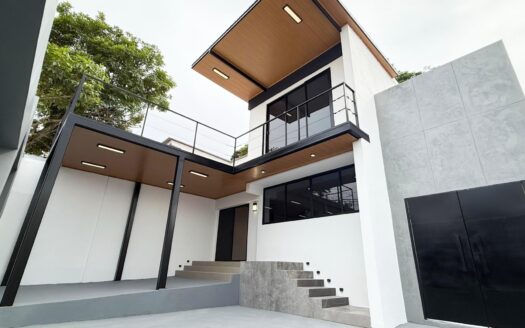 HERMOSA CASA MODERNA INDUSTRIAL EN BETANIA – MLS 23038