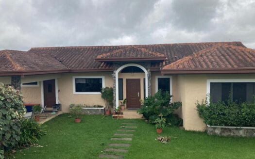 Casa Llave en Mano de 3 Dormitorios en Los Molinos Boquete – MLS 22932