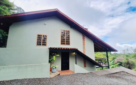 Acogedora cabaña de montaña – MLS 22578